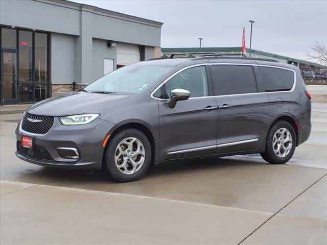 Certified 2022 Chrysler Pacifica Limited with VIN 2C4RC1GGXNR116410 for sale in Madison, NE